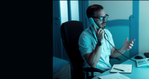 Clinician discussing brain mapping report via Telehealth and treatment options using the Muse headband and Myndlift App - Zephyr Neuro